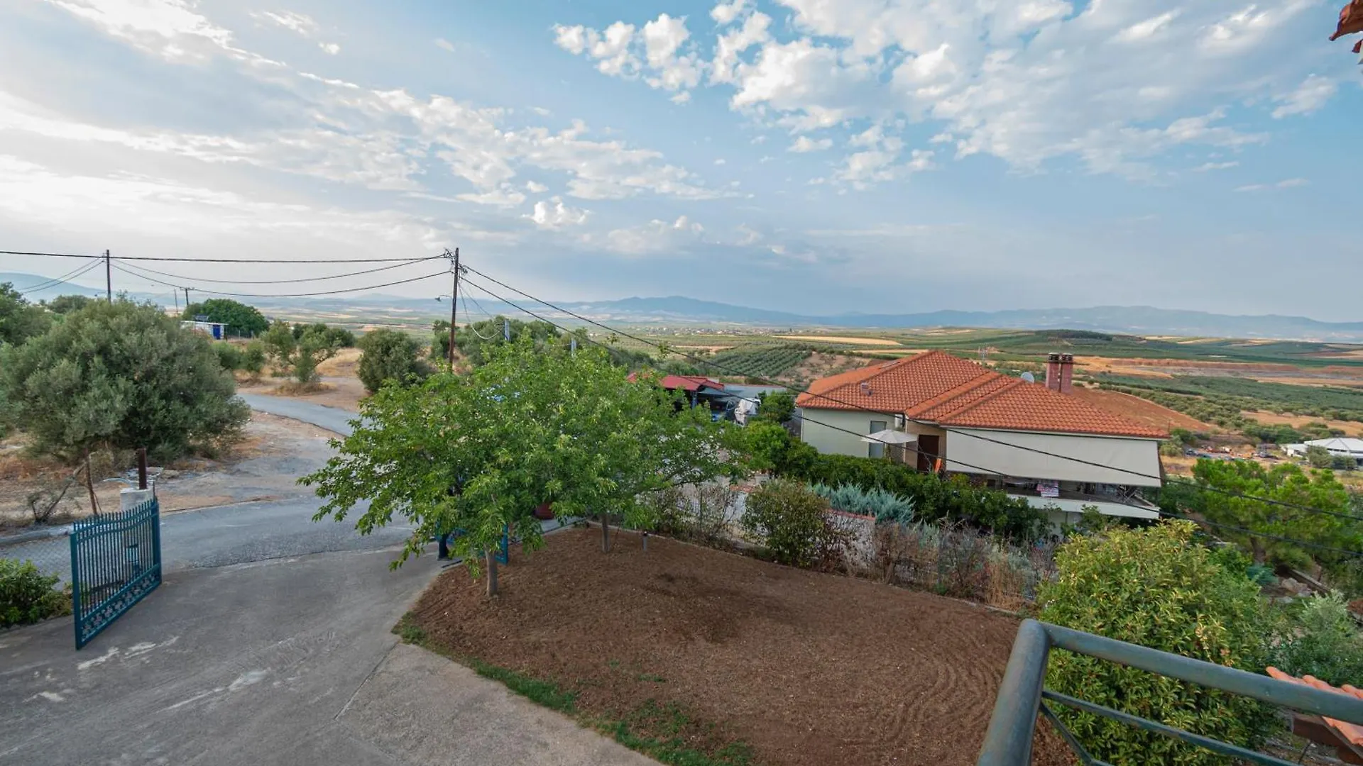 Giota Hill House By Rentalspro - Nea Moudania Halkidiki 0*,  יוון